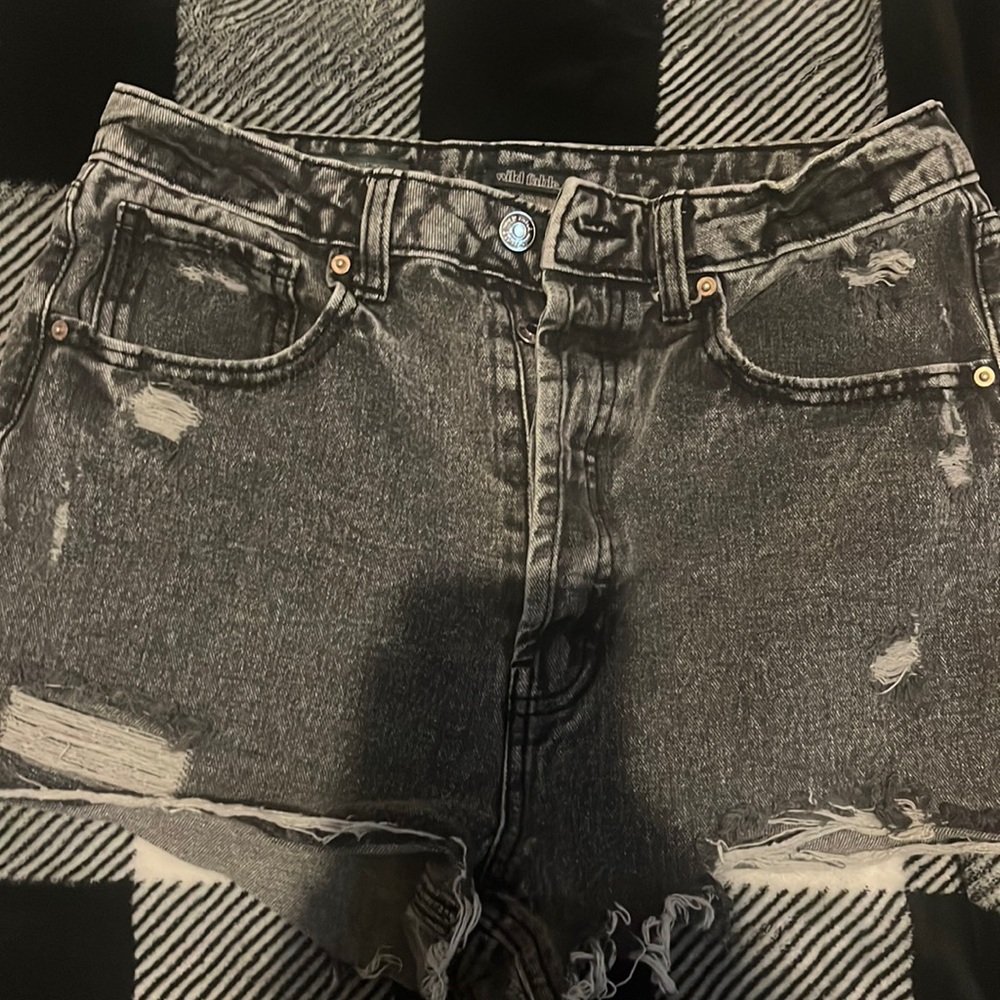 black washed jean shorts